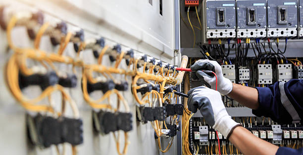 Professional Electrician technician working in Black Diamond, FL